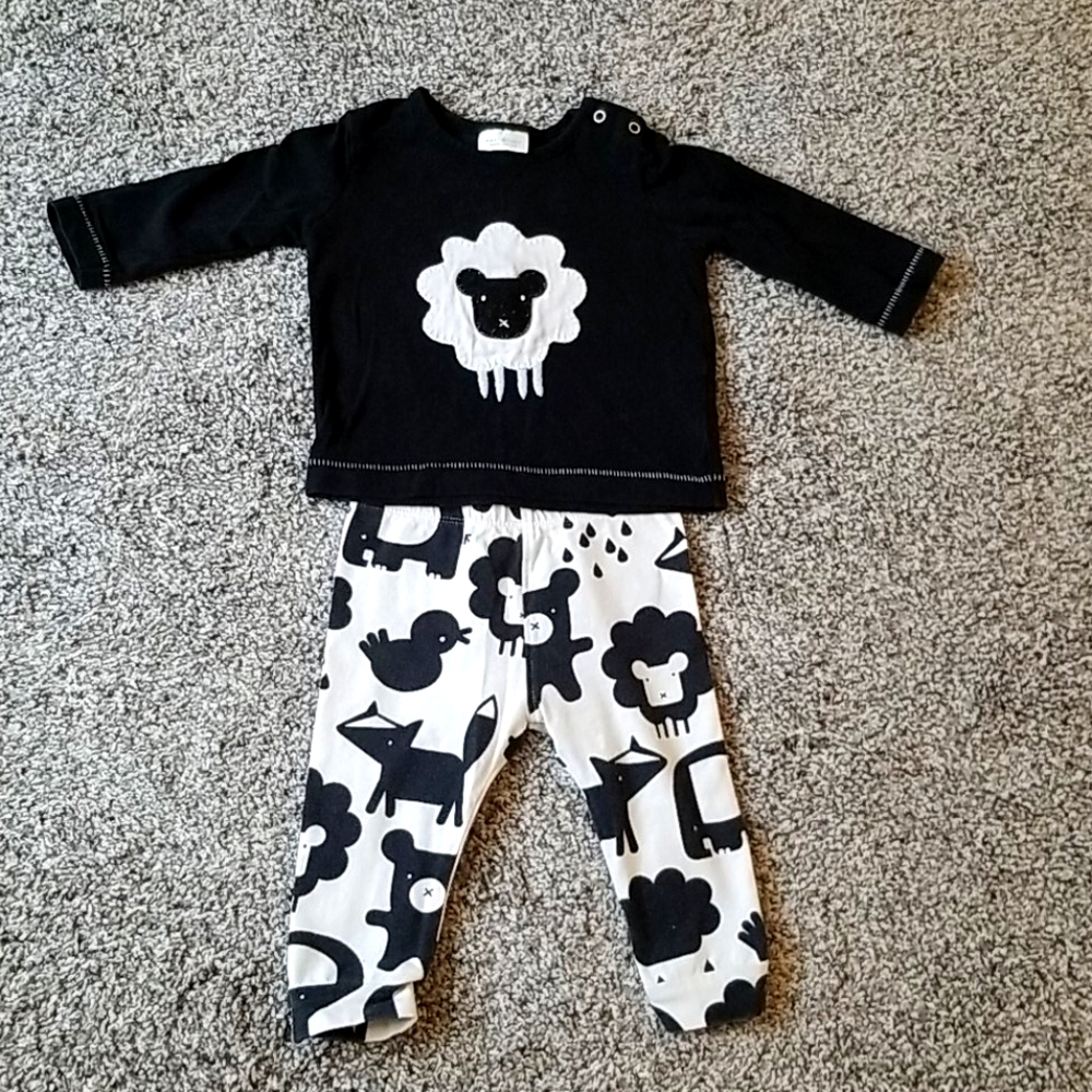 Gender neutral NEXT outfit